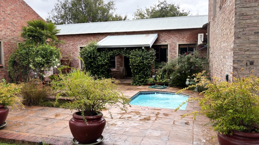 4 Bedroom Property for Sale in Viljoenskroon Rural Free State